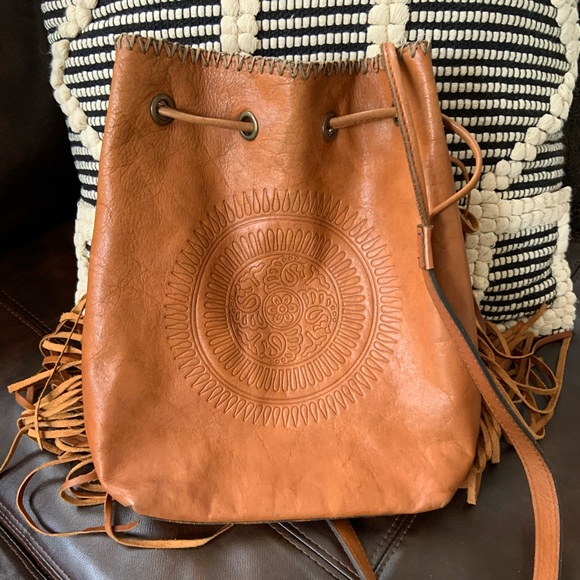 Patricia Nash Handbags - Patricia Nash leather bucket bag